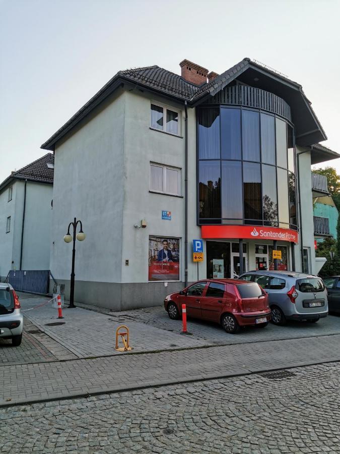 Uroczy Apartament Przy Deptaku Z Parkingiem. Polanica-Zdrój Esterno foto